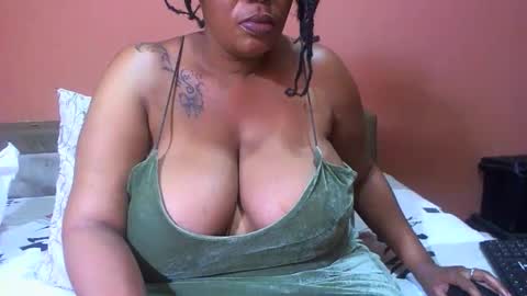 Snapshot of luvcandy85 chatting on 12.26.24 luvcandy85 online show from 12.26.24