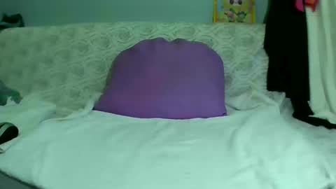 Bee Bee online show from 02.27.25