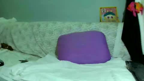 Bee Bee online show from 03.05.25