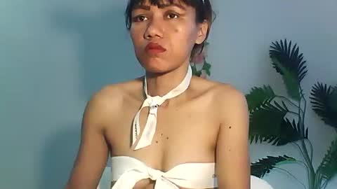 Bee Bee online show from 09.26.25