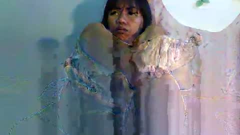 Bee Bee online show from 11.26.25