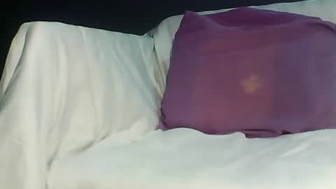 Bee Bee online show from 03.23.26