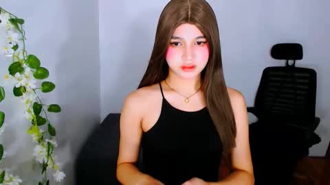 queen lux online show from 11.08.25