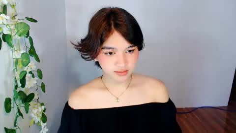 queen lux online show from 11.30.25