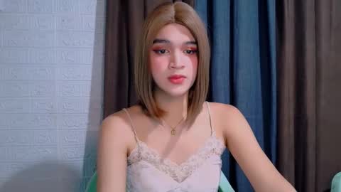 Snapshot of lux_white chatting on 03.11.26 queen lux online show from 03.11.26