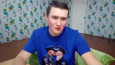 Snapshot of luxeboy_ chatting on 11.04.25 Mike online show from 11.04.25