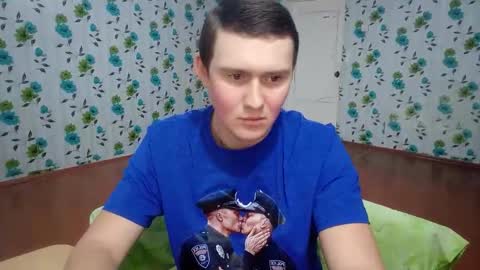 Snapshot of luxeboy_ chatting on 11.05.25 Mike online show from 11.05.25