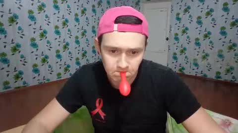 Snapshot of luxeboy_ chatting on 11.14.25 Mike online show from 11.14.25