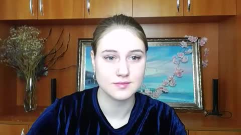 Snapshot of luxevenus chatting on 03.31.26 Vivienne online show from 03.31.26