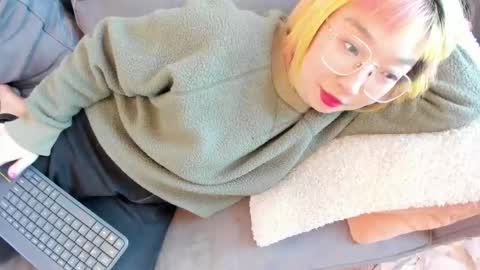 Snapshot of luxgray chatting on 12.03.24 LuxGray online show from 12.03.24