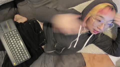 Snapshot of luxgray chatting on 12.10.24 LuxGray online show from 12.10.24