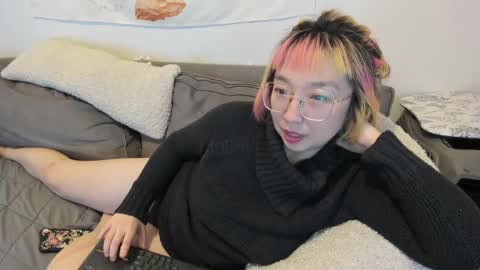 Snapshot of luxgray chatting on 12.14.24 LuxGray online show from 12.14.24