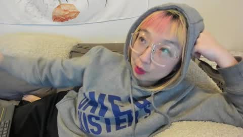 Snapshot of luxgray chatting on 12.17.24 LuxGray online show from 12.17.24