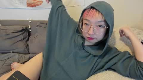 Snapshot of luxgray chatting on 12.21.24 LuxGray online show from 12.21.24