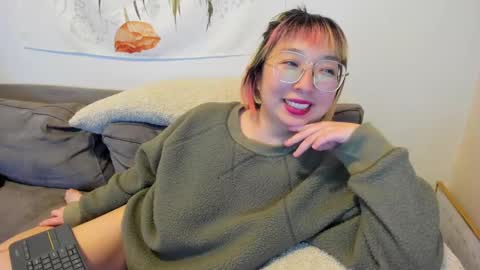 Snapshot of luxgray chatting on 02.09.25 LuxGray online show from 02.09.25