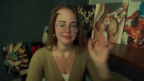 Snapshot of luxie_queen chatting on 10.28.25 Katie online show from 10.28.25