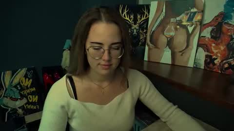 Snapshot of luxie_queen chatting on 10.29.25 Katie online show from 10.29.25