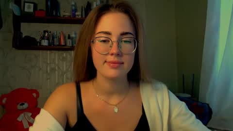 Snapshot of luxie_queen chatting on 11.21.25 Katie online show from 11.21.25