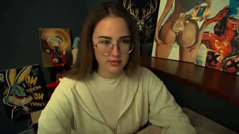 Snapshot of luxie_queen chatting on 12.05.25 Katie online show from 12.05.25