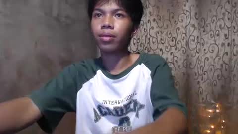 Snapshot of luxirfy_xx chatting on 10.23.25 luxirfy online show from 10.23.25