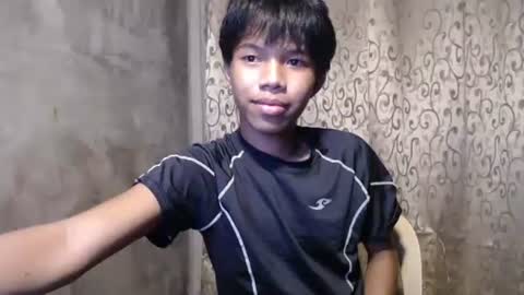 Snapshot of luxirfy_xx chatting on 10.28.25 luxirfy online show from 10.28.25