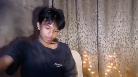 Snapshot of luxirfy_xx chatting on 10.29.25 luxirfy online show from 10.29.25