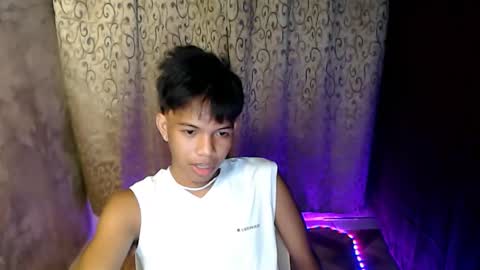 Snapshot of luxirfy_xx chatting on 11.23.25 luxirfy online show from 11.23.25