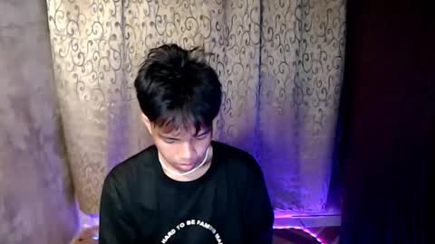 Snapshot of luxirfy_xx chatting on 11.25.25 luxirfy online show from 11.25.25