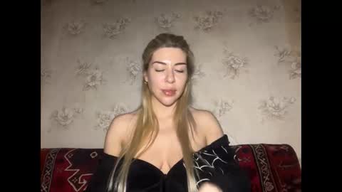 LuxSonyaStar online show from 12.19.25