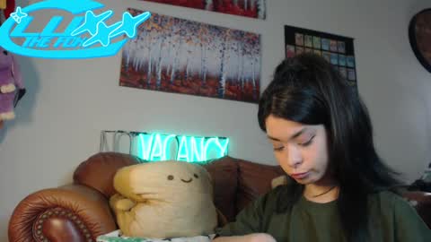 LuxxxTheFox online show from 01.24.25