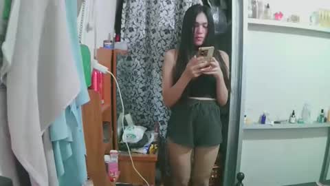 Snapshot of luxy27 chatting on 10.29.25 nikke online show from 10.29.25