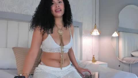Luxy Lux online show from 04.23.26