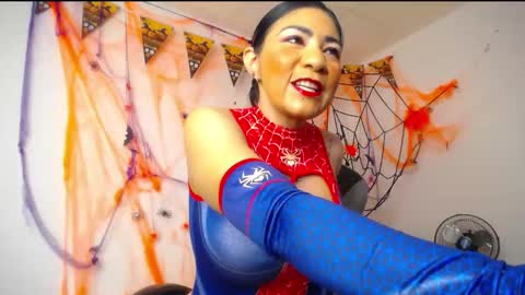 luzcastillo07 online show from 10.30.25