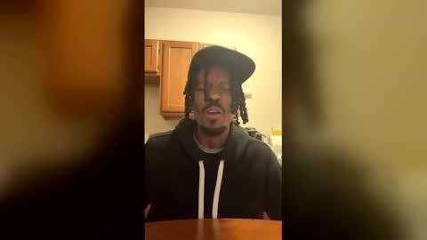 Snapshot of luzy3435 chatting on 02.18.26 luzy3435 online show from 02.18.26