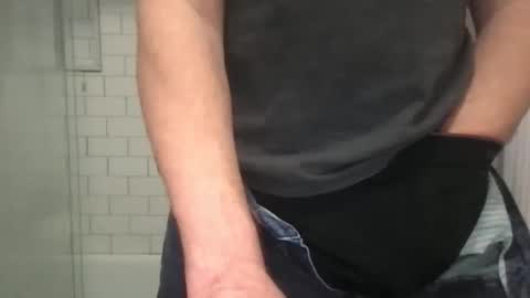 lvguynextdoor440656 online show from 11.22.25