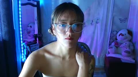 Call me Lia  online show from 10.14.25