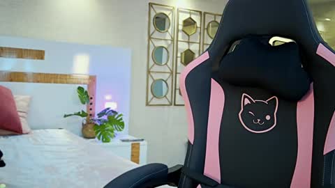 Snapshot of lyahaven chatting on 02.26.25 Lya Haven online show from 02.26.25