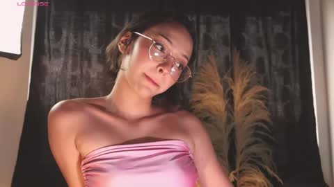 lyalee__ online show from 05.21.26
