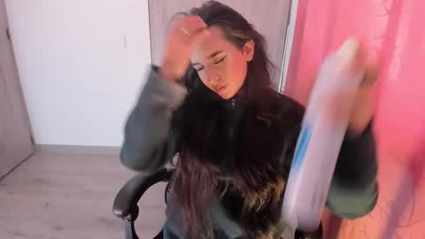 Snapshot of lyanna_cb chatting on 12.03.25 Lyanna online show from 12.03.25