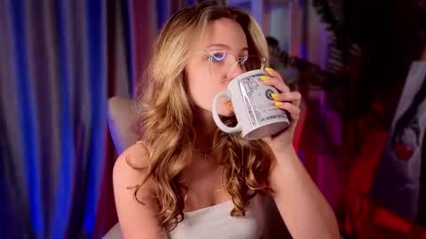 Snapshot of lykava chatting on 09.17.25 simply Eliza online show from 09.17.25