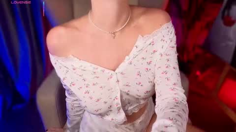 Snapshot of lykava chatting on 09.22.25 simply Eliza online show from 09.22.25