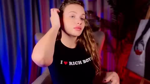 Snapshot of lykava chatting on 09.29.25 simply Eliza online show from 09.29.25