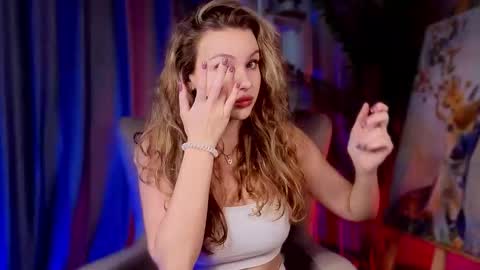 Snapshot of lykava chatting on 10.14.25 simply Eliza online show from 10.14.25