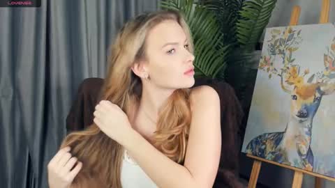 Snapshot of lykava chatting on 11.09.25 simply Eliza online show from 11.09.25