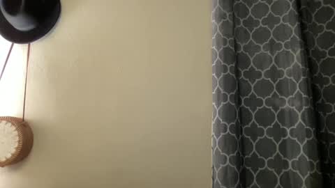 Snapshot of lylajades chatting on 02.12.25 Olivia online show from 02.12.25