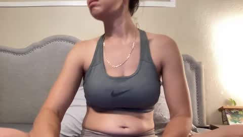 Snapshot of lylajades chatting on 09.18.25 Olivia online show from 09.18.25