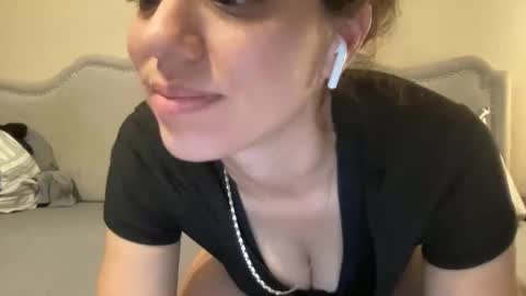 Snapshot of lylajades chatting on 02.09.26 Olivia online show from 02.09.26