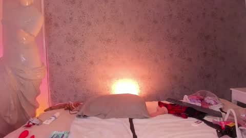 Lyla  online show from 11.29.25