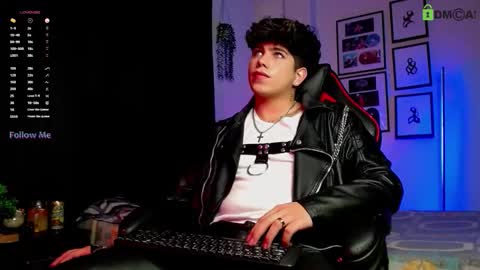 Snapshot of lylebennett_ chatting on 11.14.25 Lyle Bennett Freelance Model online show from 11.14.25