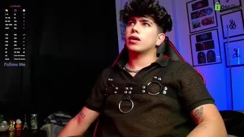 Snapshot of lylebennett_ chatting on 11.23.25 Lyle Bennett Freelance Model online show from 11.23.25